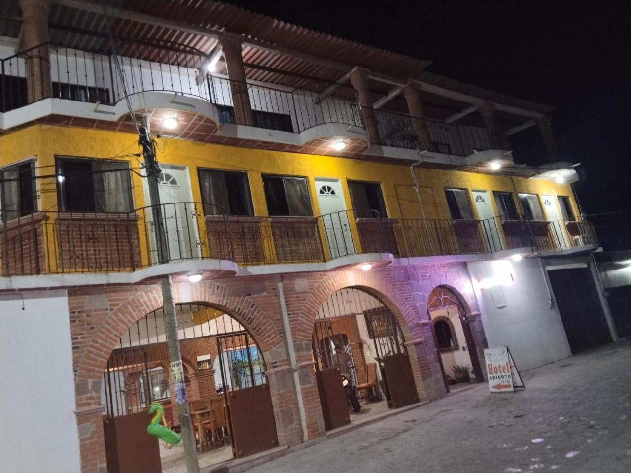 Hotel La Laguna Текескитенго Экстерьер фото